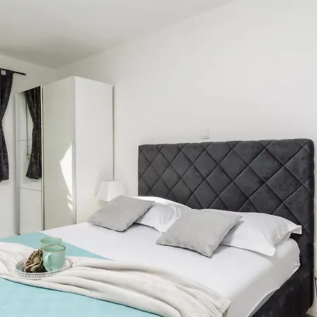 **stone House ** Center ** Old Town Apartman