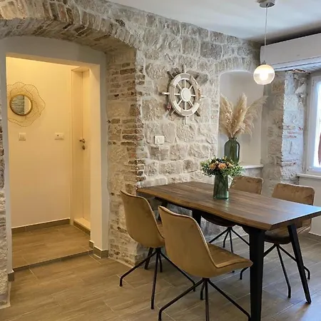 Appartamento **stone House ** Center ** Old Town