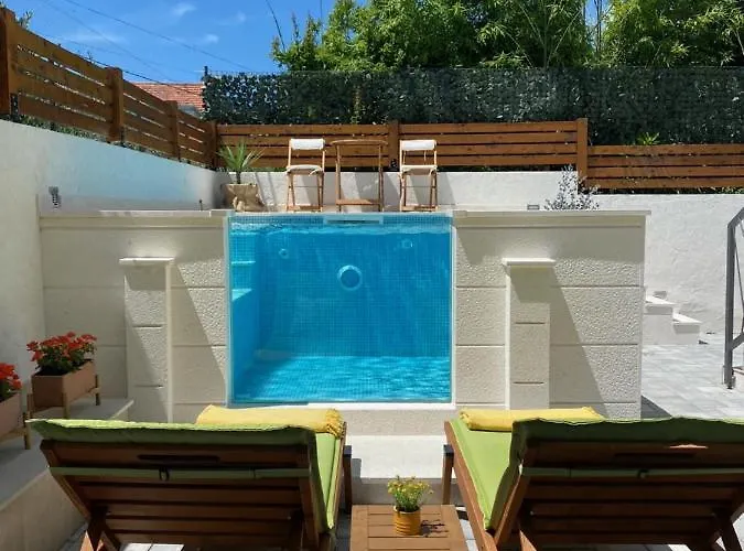 **stone House ** Center ** Old Town