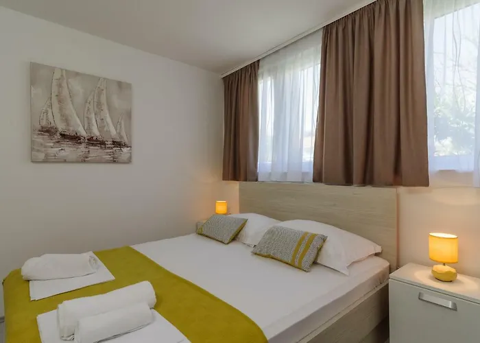 **stone House ** Center ** Old Town * Trogir