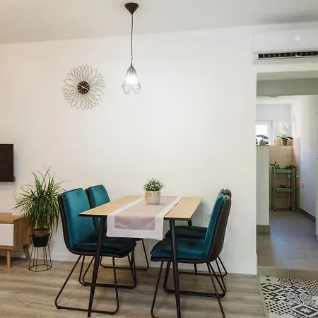 **stone House ** Center ** Old Town Appartement