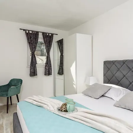 **stone House ** Center ** Old Town Appartement Trogir