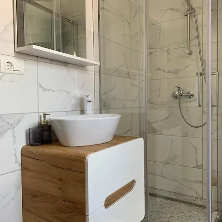 **stone House ** Center ** Old Town Appartement