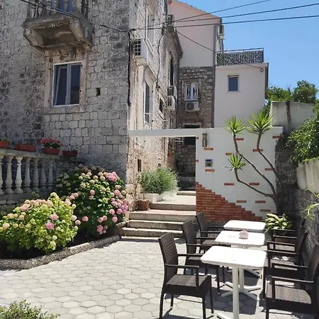 **stone House ** Center ** Old Town *