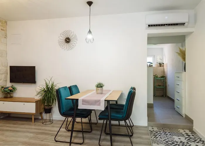 **stone House ** Center ** Old Town Apartman