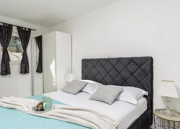 **stone House ** Center ** Old Town Apartman