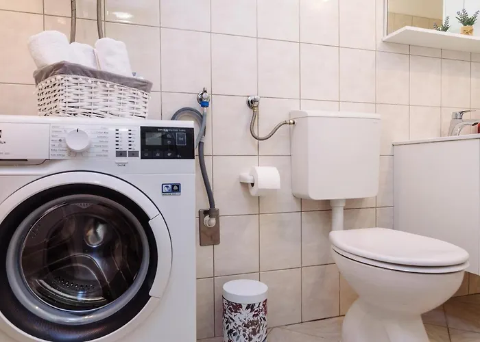 **stone House ** Center ** Old Town *