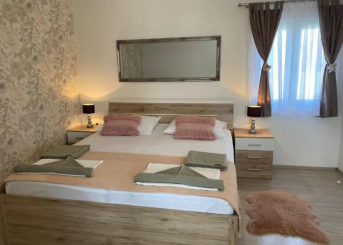 **stone House ** Center ** Old Town Apartman