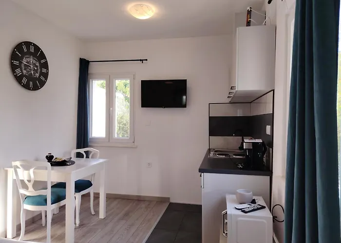 **stone House ** Center ** Old Town Apartment Trogir
