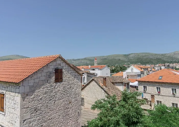 **stone House ** Center ** Old Town Apartman